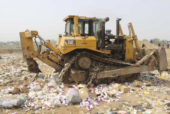 Sự lãng phí của vaccine hết hạn